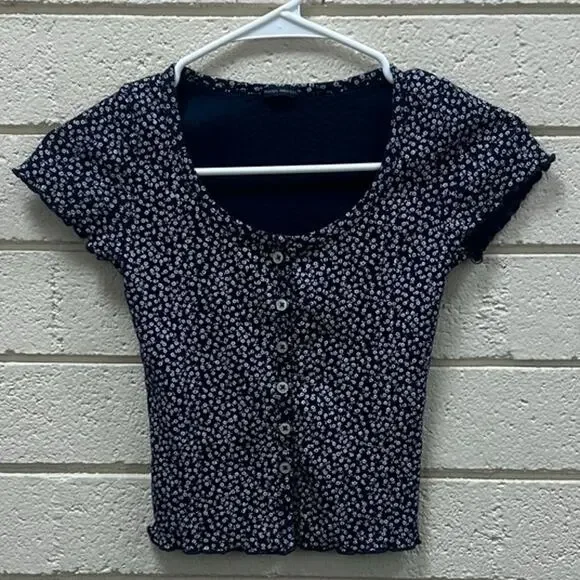Brandy Melville Blue Floral Zelly Top one size - Picture 6 of 8